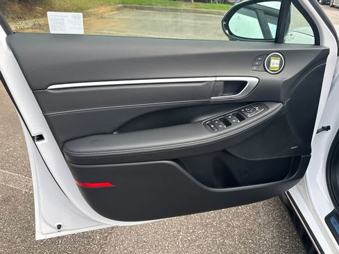 New 2025 Hyundai Sonata Limited image 10