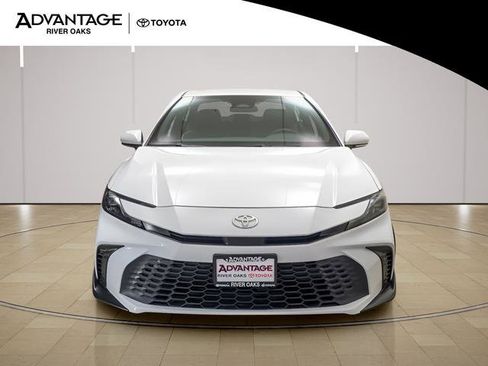 Certified 2025 Toyota Camry SE image 3