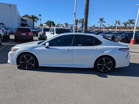 Used 2020 Toyota Camry XSE image 2