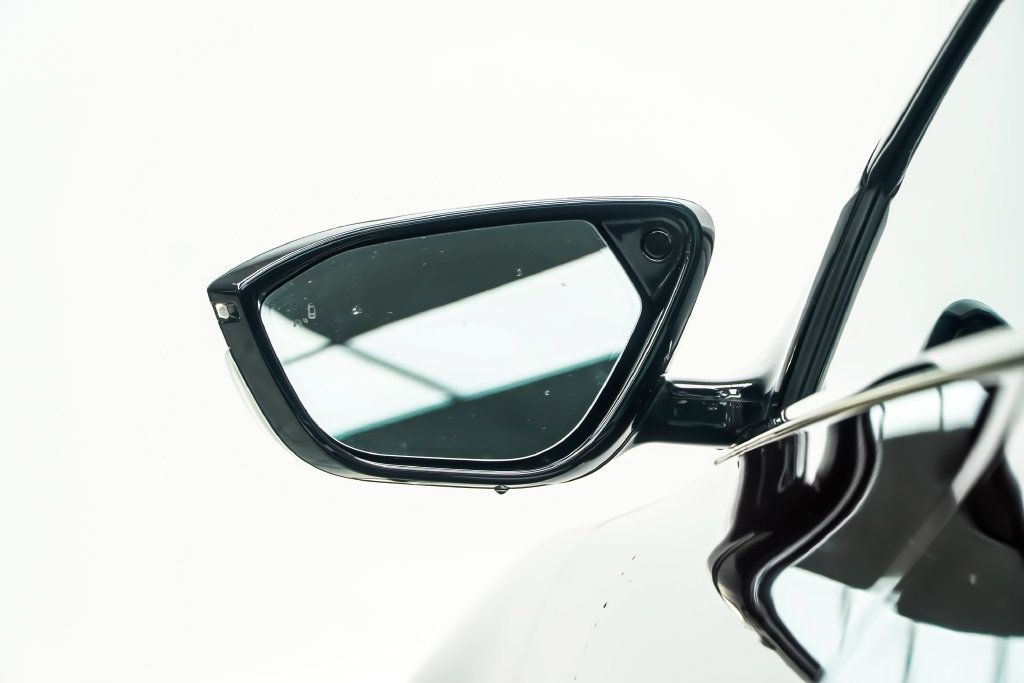 Used 2024 Lucid Air Pure RWD image 24