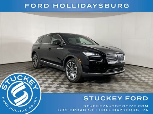 Used 2022 Lincoln Nautilus Reserve image 1