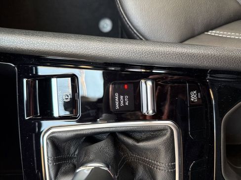 New 2025 Jeep Compass Limited w/ Sun & Sound Group image 18