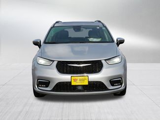 Used 2023 Chrysler Pacifica Limited video 2