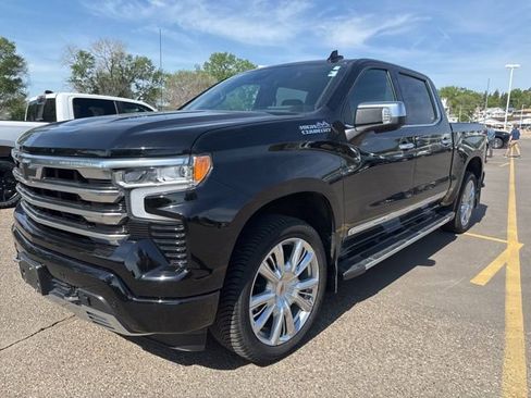 Used 2024 Chevrolet Silverado 1500 High Country w/ High Country Premium Package AWD/4WD image 8