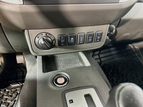 Used 2020 Nissan Frontier PRO-4X w/ Pro-4x Utility Package AWD/4WD image 22