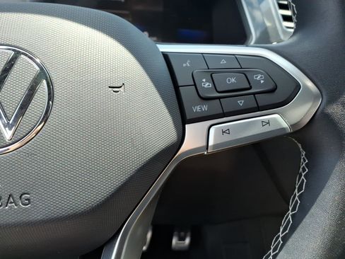 Certified 2023 Volkswagen Tiguan SE R-Line FWD image 20