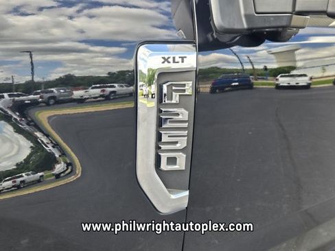 Used 2022 Ford F250 XLT w/ Black Appearance Package AWD/4WD image 15