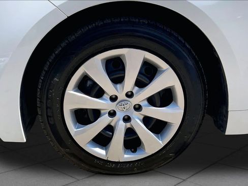 Used 2025 Toyota Corolla LE FWD image 11
