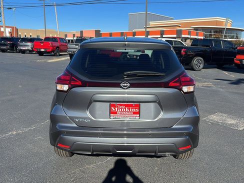 New 2025 Nissan Kicks Play S image 4