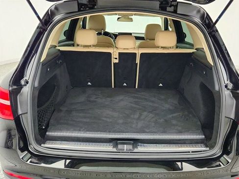 Used 2019 Mercedes-Benz GLC 350e 4MATIC image 21