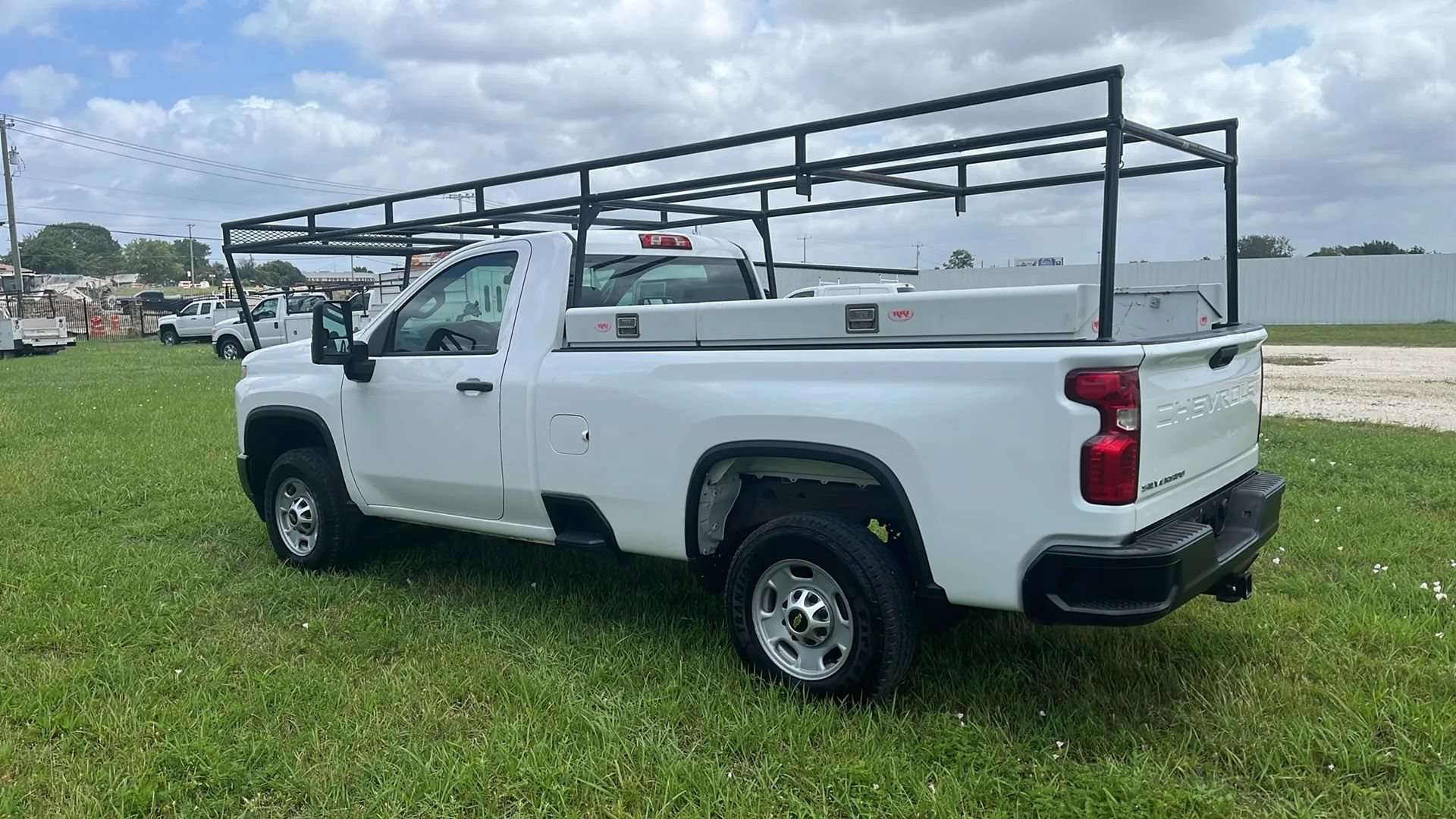 Used 2020 Chevrolet Silverado 2500 W/T RWD image 2