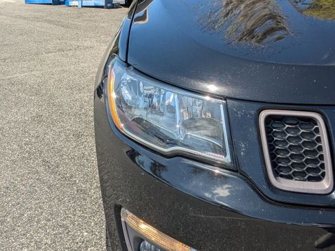 Certified 2021 Jeep Compass Latitude w/ Sun and Sound Group FWD image 10