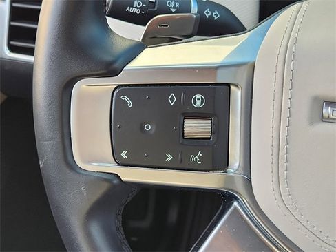 Used 2024 Land Rover Discovery Dynamic SE image 27