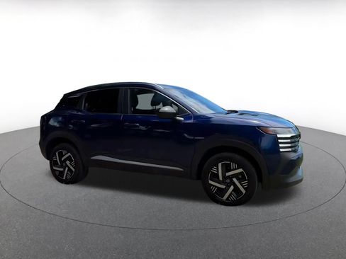 Used 2026 Nissan Kicks SV FWD image 2