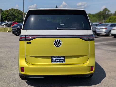 Used 2025 Volkswagen ID. Buzz Pro S Plus RWD image 8