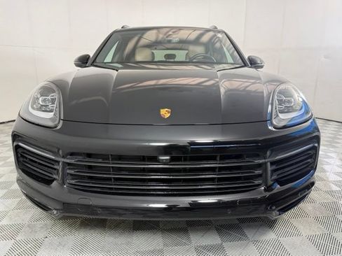 Used 2023 Porsche Cayenne AWD/4WD image 11