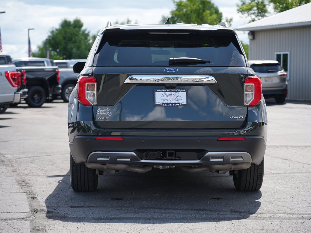 Used 2024 Ford Explorer XLT w/ Equipment Group 202A AWD/4WD image 4