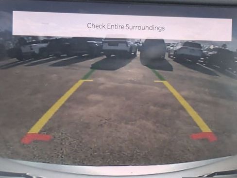 Used 2022 Chrysler Voyager LX image 25