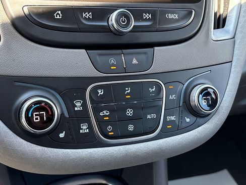 Used 2025 Chevrolet Malibu LT FWD image 17