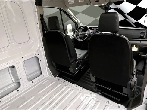 New 2026 Ford Transit 250 148 Medium Roof RWD image 26