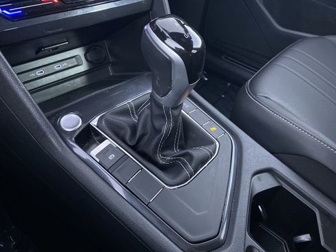 Used 2024 Volkswagen Tiguan SE R-Line image 7