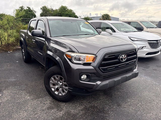 Used 2017 Toyota Tacoma SR5 w/ Tow Package RWD image 3
