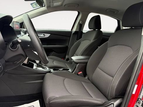Certified 2023 Kia Forte LXS w/ LXS Technology Package FWD image 9