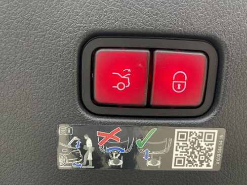 Certified 2024 Mercedes-Benz CLE 300 4MATIC Coupe image 11