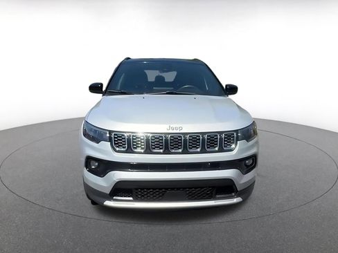 Used 2025 Jeep Compass Limited AWD/4WD image 4