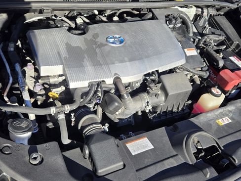 Used 2018 Toyota Prius Four image 13