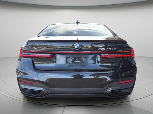 Used 2022 BMW 740i xDrive w/ M Sport Package AWD/4WD image 4