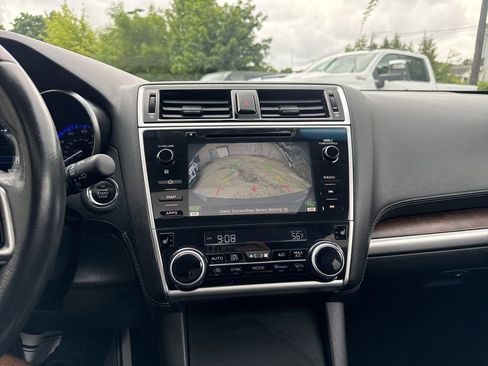 Used 2018 Subaru Outback 2.5i Limited AWD/4WD image 29