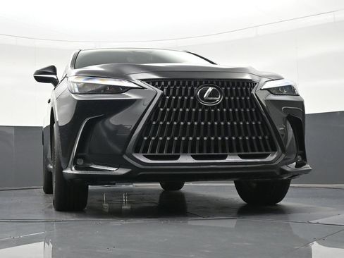 Used 2023 Lexus NX 250 FWD w/ Towing Package (2000 Lbs) image 29