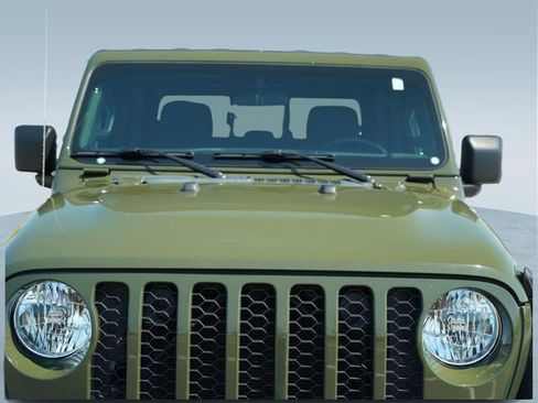 Used 2021 Jeep Gladiator Sport AWD/4WD image 38