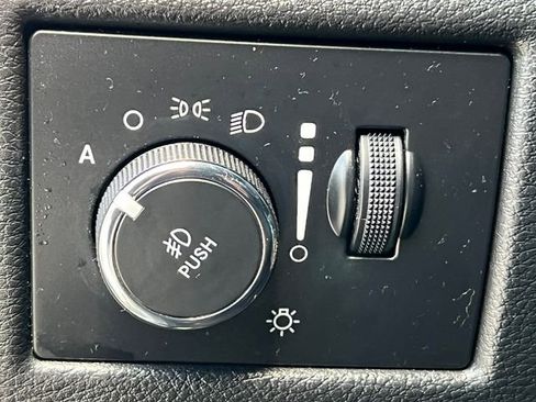 Used 2020 Jeep Grand Cherokee Laredo AWD/4WD image 17