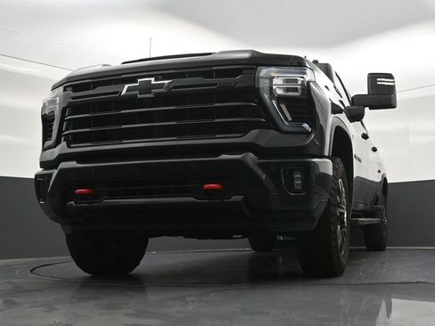 Used 2025 Chevrolet Silverado 2500 LT w/ Trail Boss Package AWD/4WD image 31