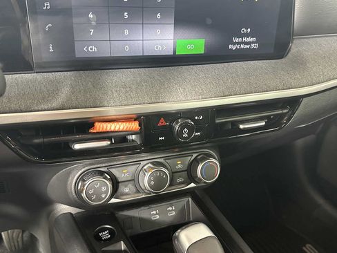 Used 2025 Nissan Kicks SV FWD image 29