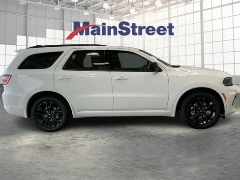 Used 2025 Dodge Durango GT w/ Blacktop Package image 6