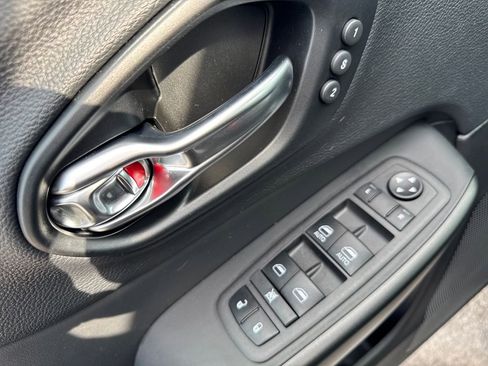 Used 2023 Jeep Cherokee Trailhawk w/ Premium Leather Package image 12