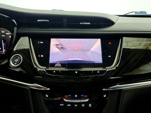 Used 2020 Cadillac XT6 Premium Luxury image 13