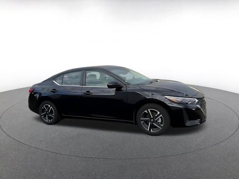 Used 2025 Nissan Sentra SV image 2