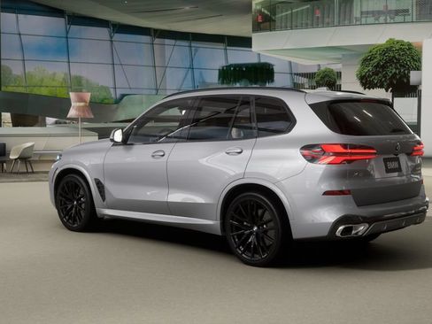 Used 2026 BMW X5 xDrive40i w/ M Sport Package AWD/4WD image 26