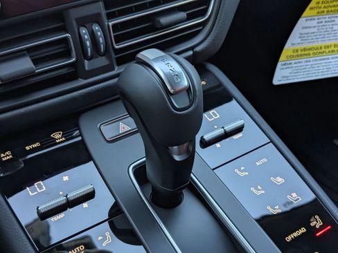 New 2026 Porsche Macan AWD/4WD image 20