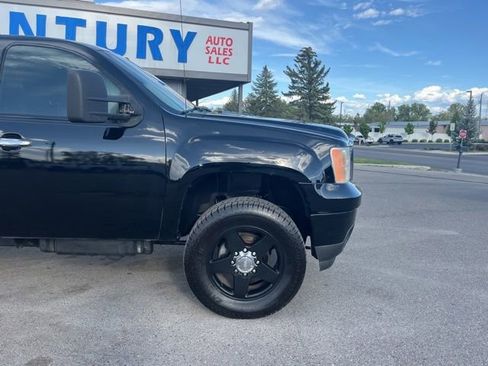 Used 2011 GMC Sierra 2500 Denali w/ Suspension Package, Off-Road AWD/4WD image 25