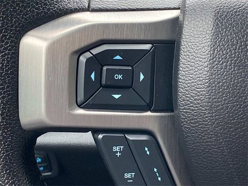 Used 2016 Ford F150 Platinum w/ Equipment Group 701A Luxury image 19