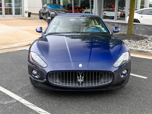 Used 2012 Maserati GranTurismo Convertible RWD image 2