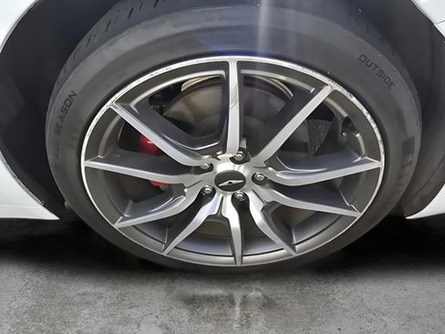 Used 2023 Genesis G70 2.0T AWD/4WD image 18