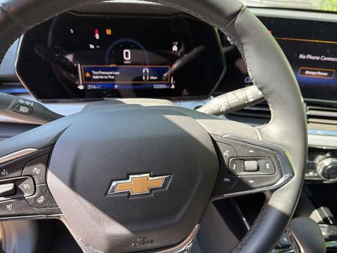 Used 2025 Chevrolet Trax LT w/ LT Convenience Package FWD image 19