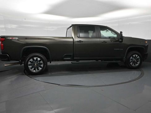 Used 2022 Chevrolet Silverado 2500 Custom w/ Custom Value Package image 9