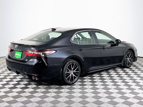 Used 2024 Toyota Camry SE w/ Cold Weather Package image 10